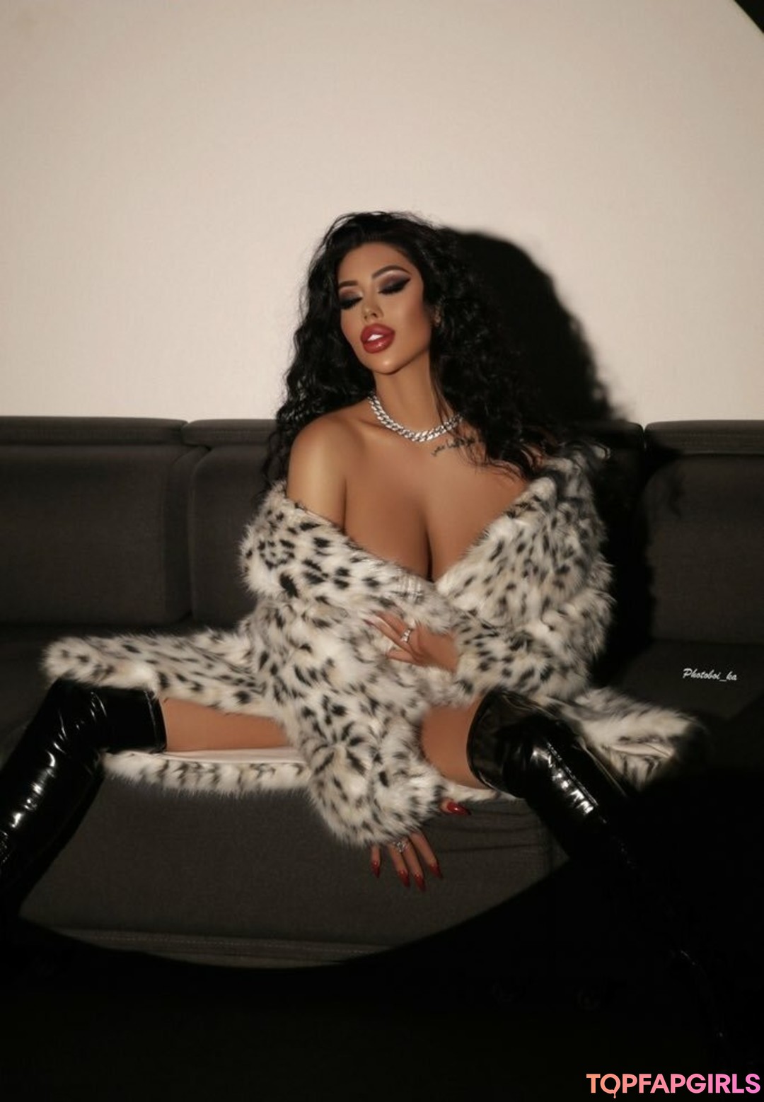 Lara Frost Fansly naked pornstar pictures