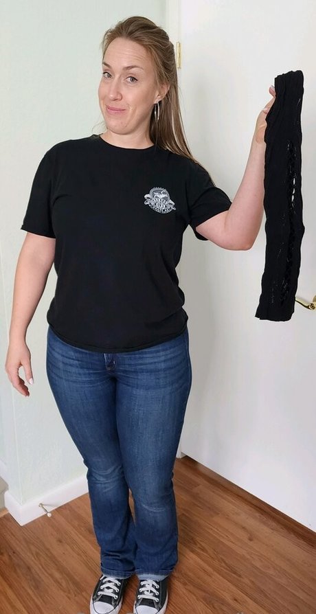 Hotroo exclusive actress image