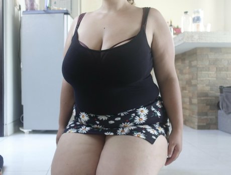 substantialknockers model top images