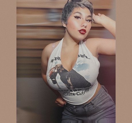 NesstKuran model sex pics