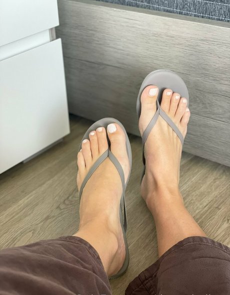 drsarabellum naked actress image