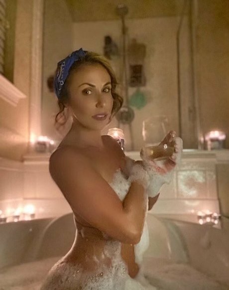 ulauryn gemini pornstar sexy pic