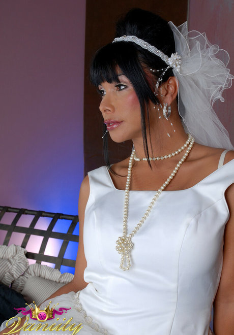 Vaniity model erotic pic