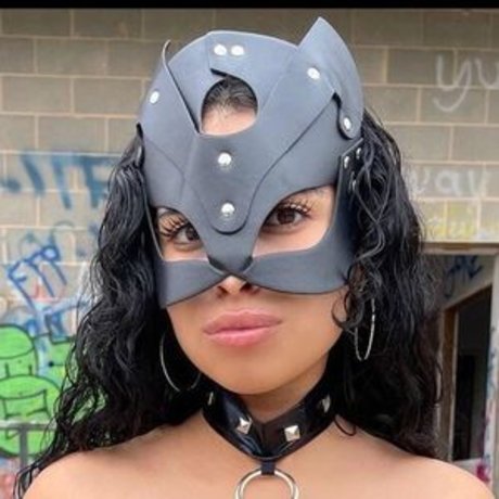 Xochavella model sexy img