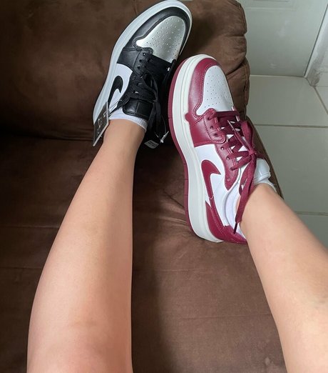 anafeetish perfect star galleries