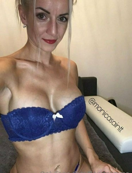 floweremma model erotic photo