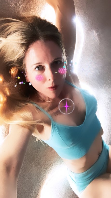 Peacefulfit pornstar high quality pic