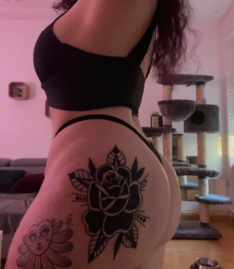 Krolkmi pornstar naked img