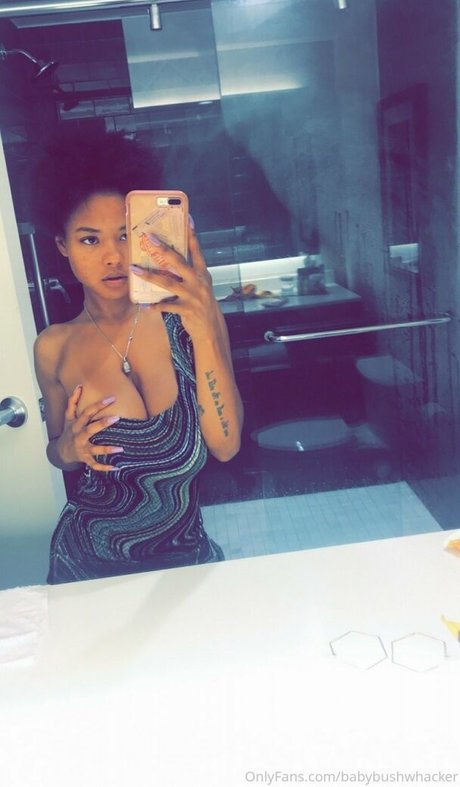 Bush Baby hd model pic