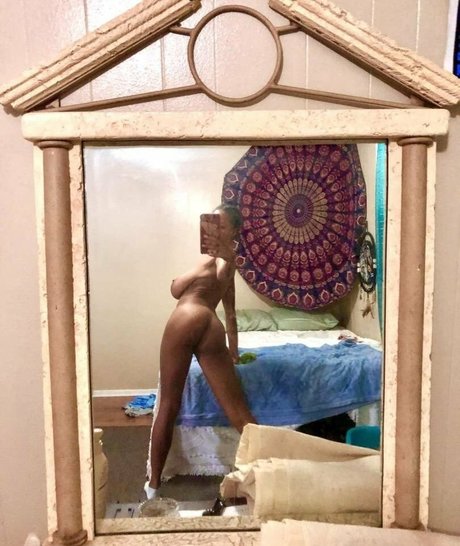 Bush Baby nude model galleries