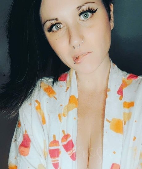 wetrosie adult model photo