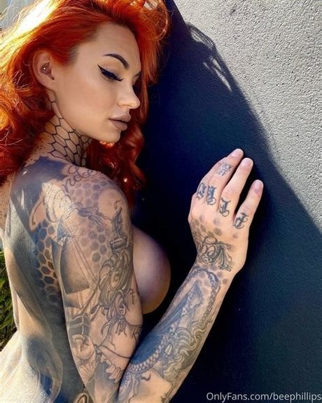 Bee Phillips art model images