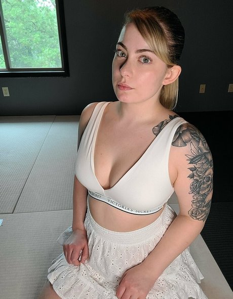 brizzybrawls beautiful model pics