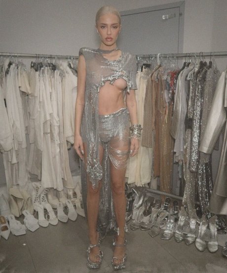 Delilah Belle Hamlin free star galleries