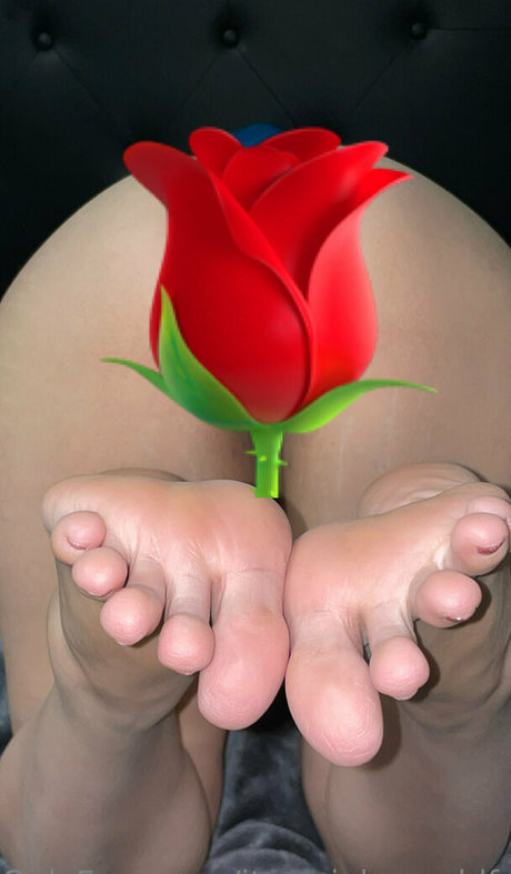 itszariahsworldfree nudes actress galleries