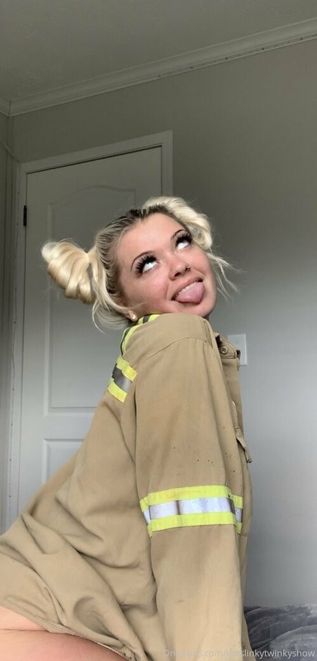 thaslinkytwinkyshow hd star photo