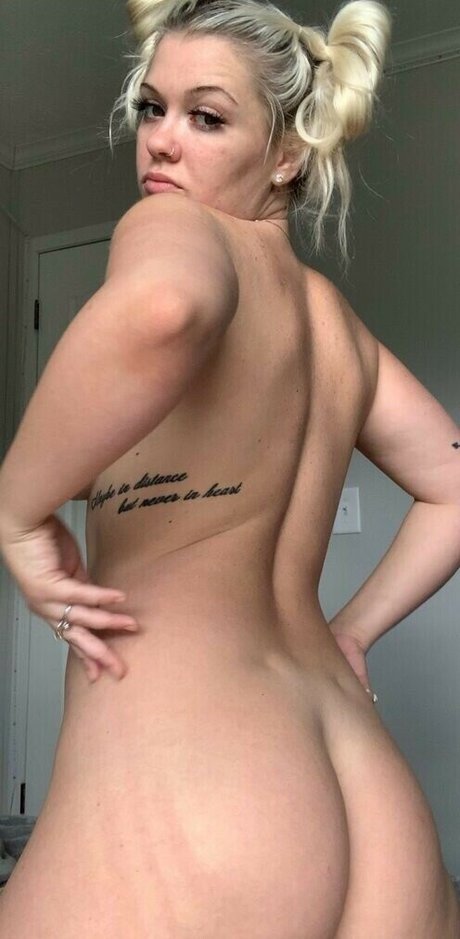 thaslinkytwinkyshow porn model image