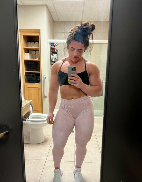 hunterhenderson nude model img