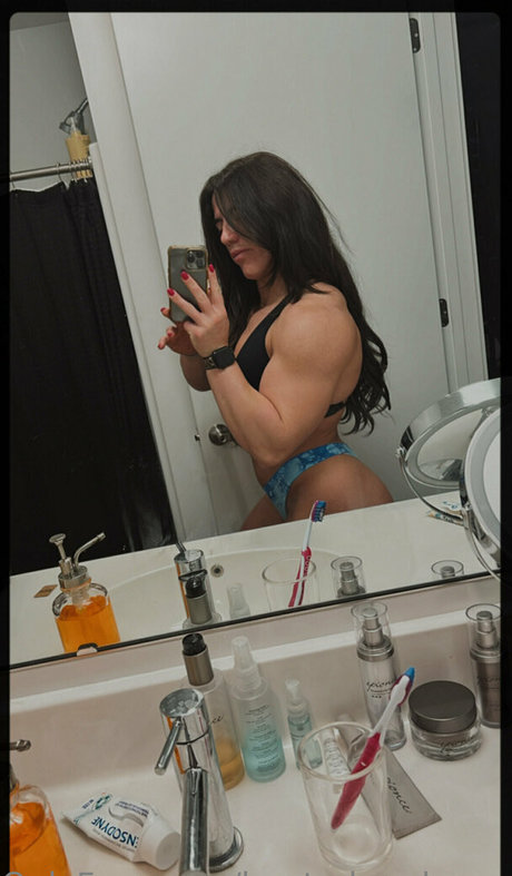 hunterhenderson model nude pic