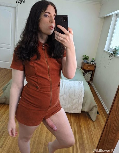 wildflowerfaye model hot photo