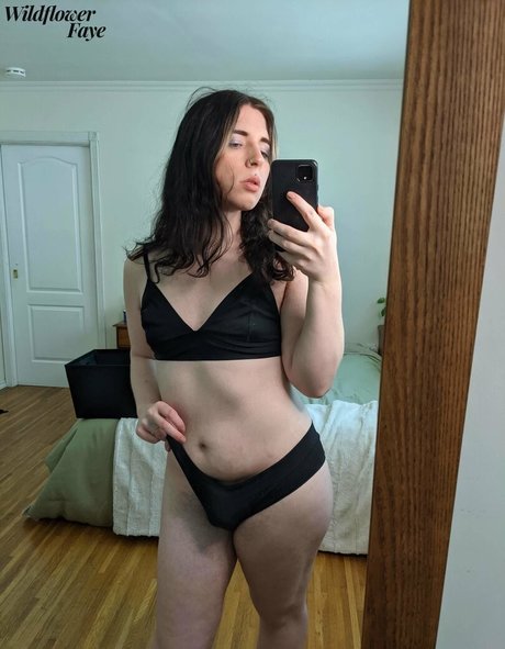wildflowerfaye star pornographic photos