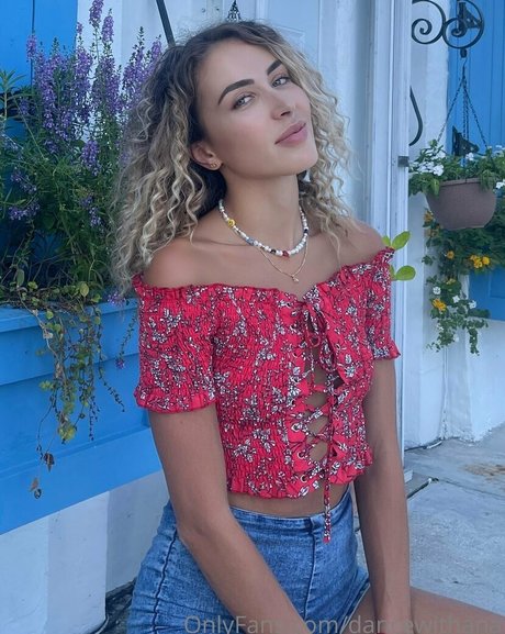 dancewithana model hd pictures