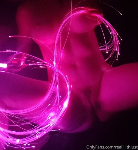 Rainia Belle hot model gallery