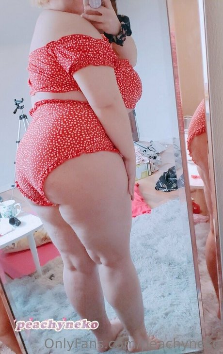 peachyneko hot model galleries