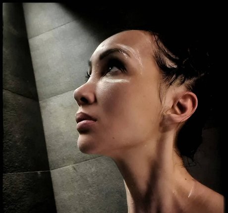 Celine Tran star naked images