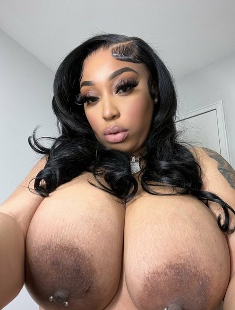 kioruncut pornstar picture