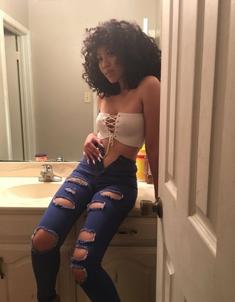 faiygo sexy actress gallery