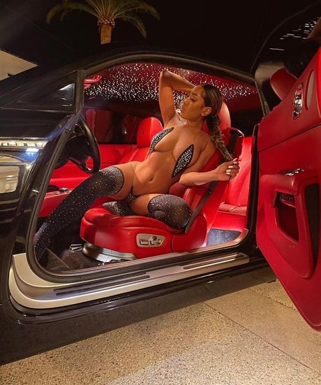 natrl xxx star image