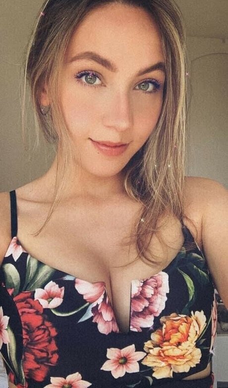 Lais Oening naked model galleries