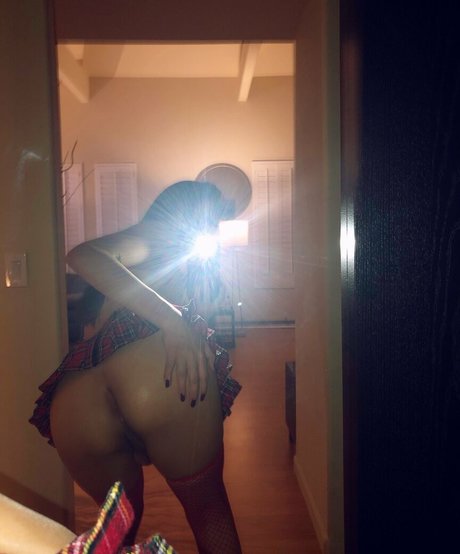 yungskeezy xxx pornstar img