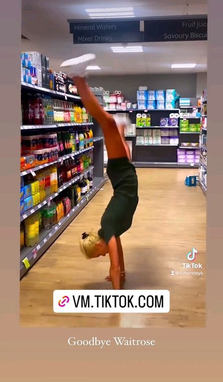 Olivia Bentley beautiful model galleries