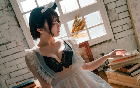 Amakawa Seika art model pic