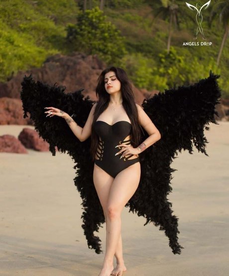 Edin Rose exclusive model img