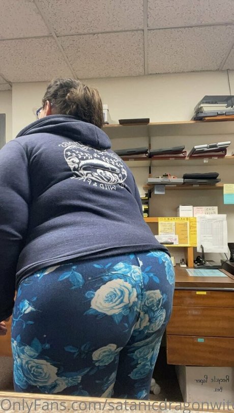 satanicdragonwitch star porn pic