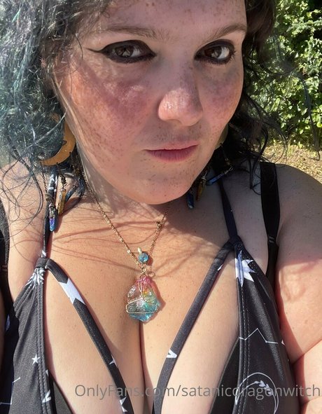 satanicdragonwitch model hd photos
