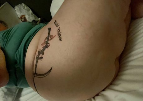 satanicdragonwitch model pornographic pics