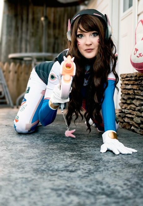 thewhitakersisters pornographic model img