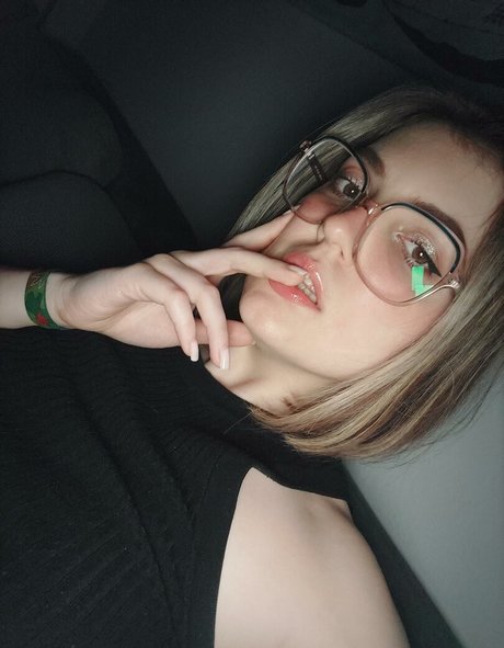 mlglauch free actress pic