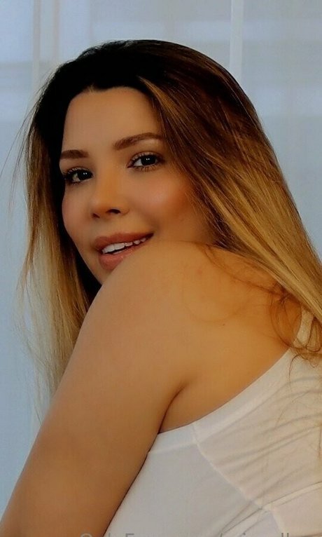 mizzellaa porn actress pics