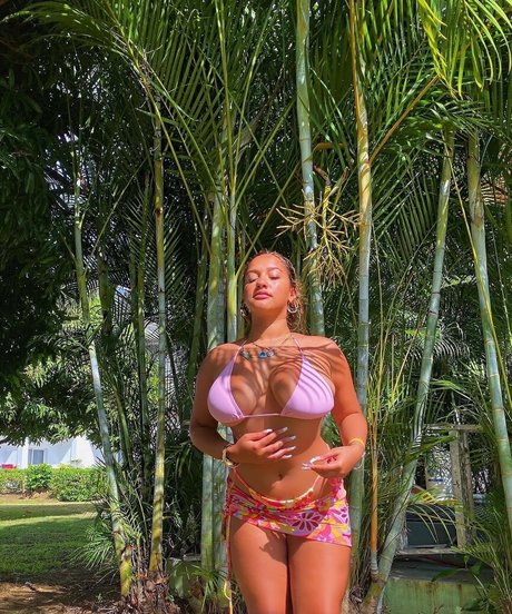 abbycruceta hot model image