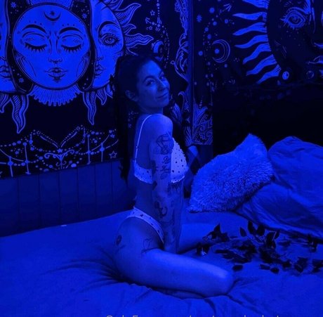 vesteraalenhotmama model pretty img