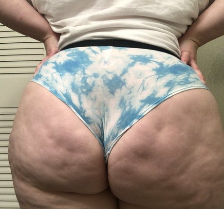 bratty britt420 pornstar naked picture