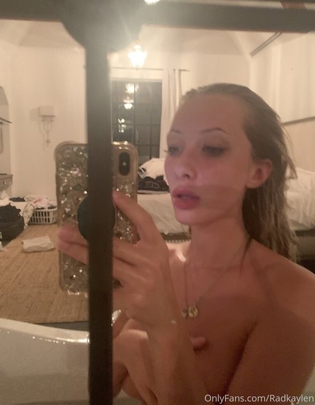 radkaylen nude actress picture