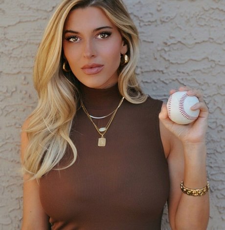 Taylor Mathis hd pornstar img