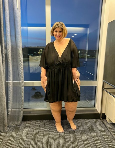 bigbootyasshley Profile pic