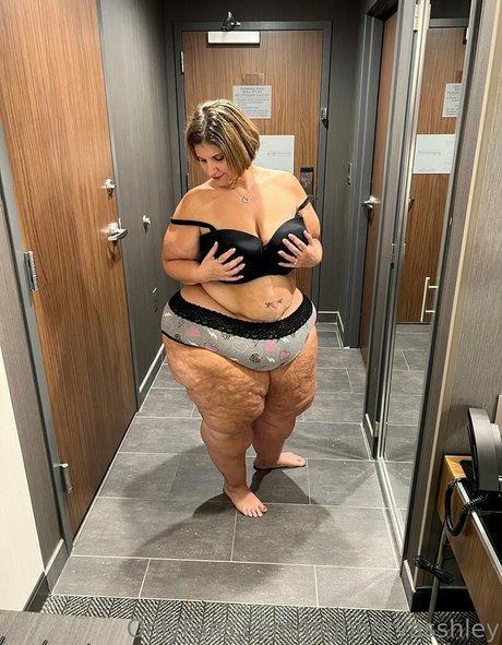 bigbootyasshley adult actress pictures